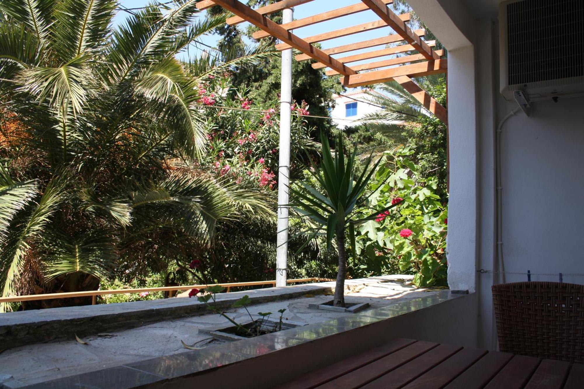 Amorani Studios Batsi Exteriér fotografie