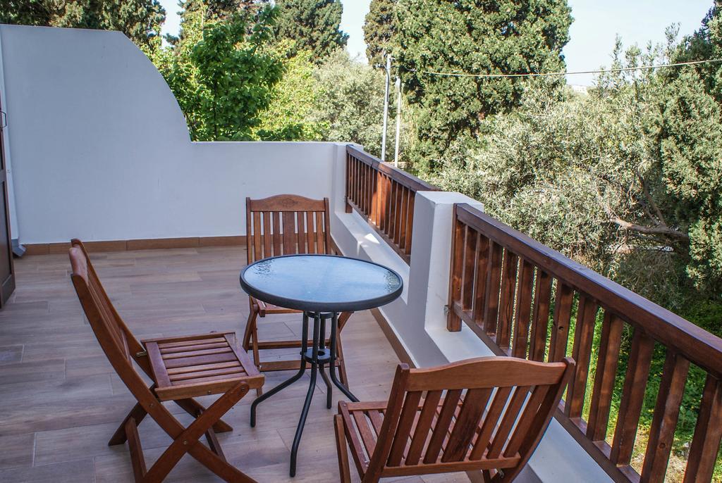 Amorani Studios Batsi Exteriér fotografie