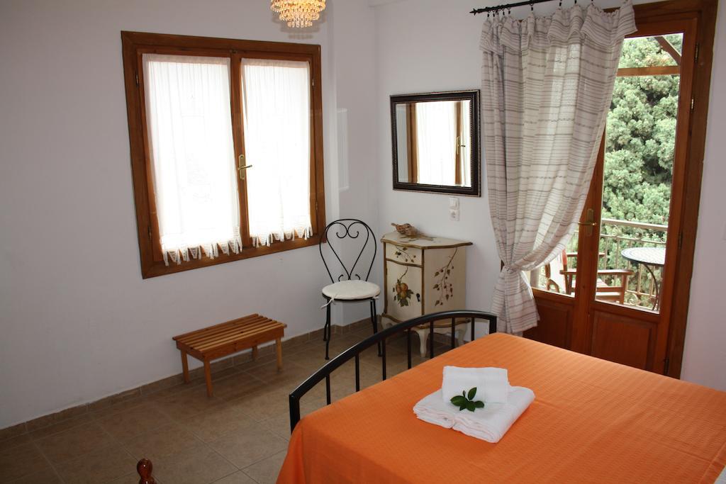 Amorani Studios Batsi Exteriér fotografie